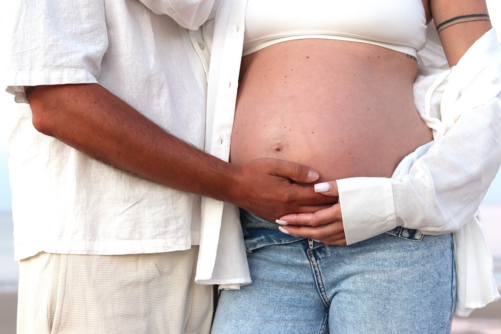K&S hands on belly